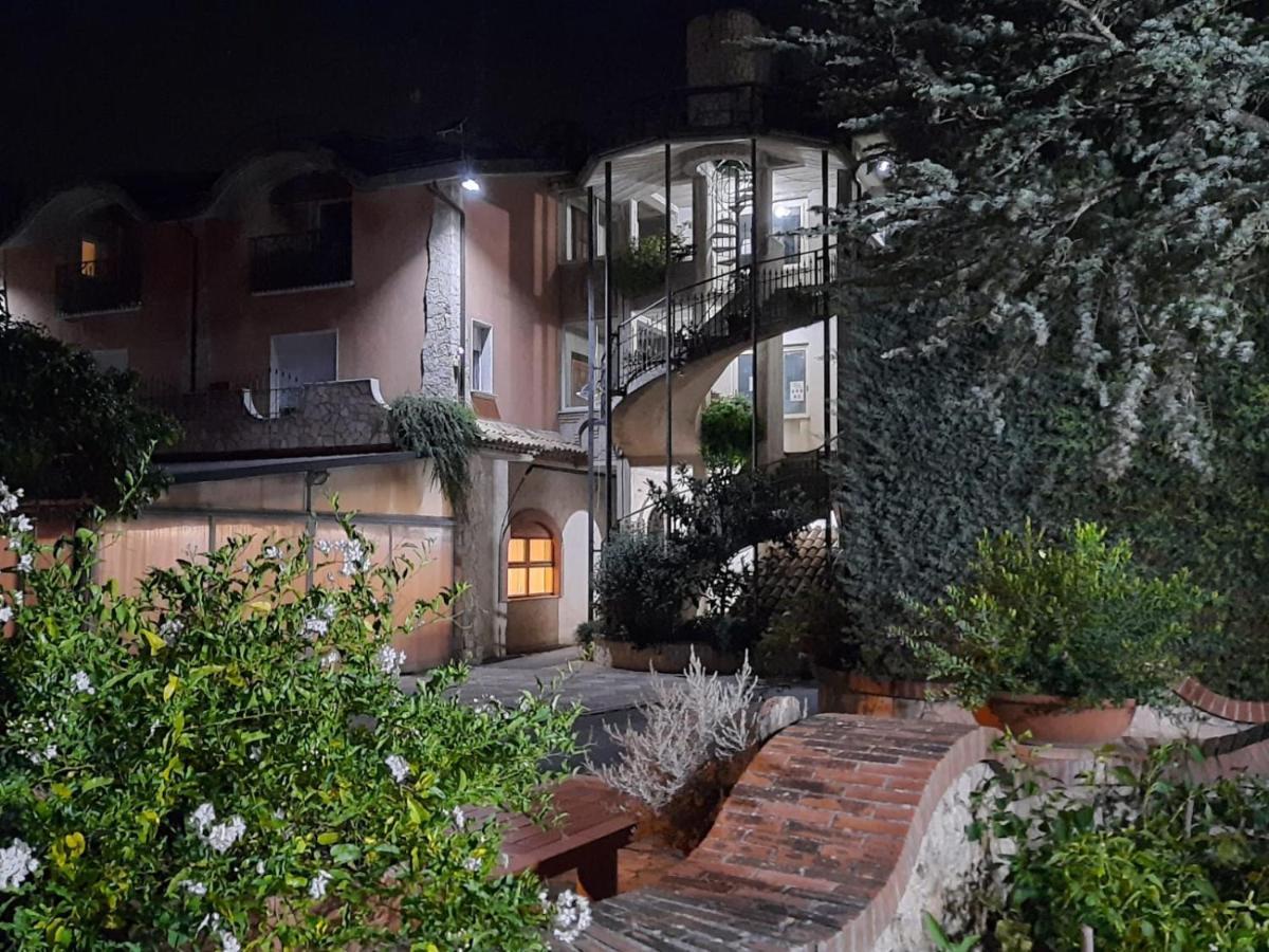 Parco Sogni D'Oro Aparthotel Montella Luaran gambar