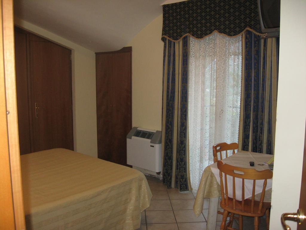Parco Sogni D'Oro Aparthotel Montella Bilik gambar
