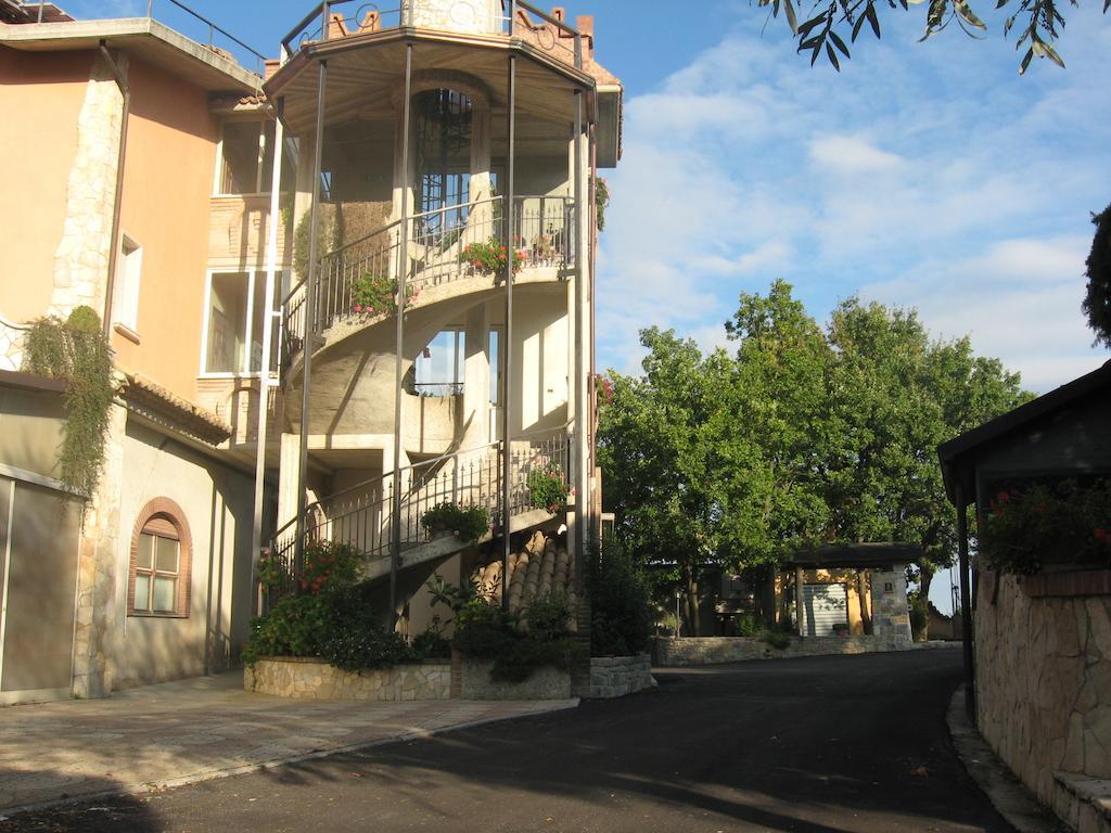 Parco Sogni D'Oro Aparthotel Montella Bilik gambar