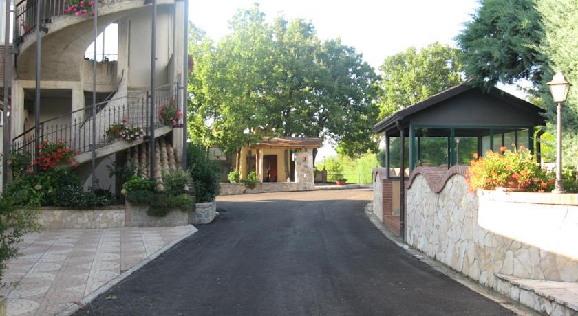 Parco Sogni D'Oro Aparthotel Montella Luaran gambar