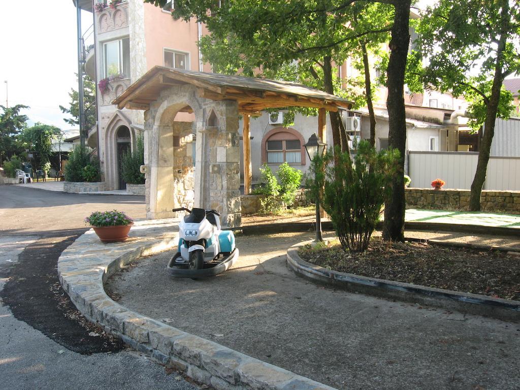 Parco Sogni D'Oro Aparthotel Montella Luaran gambar